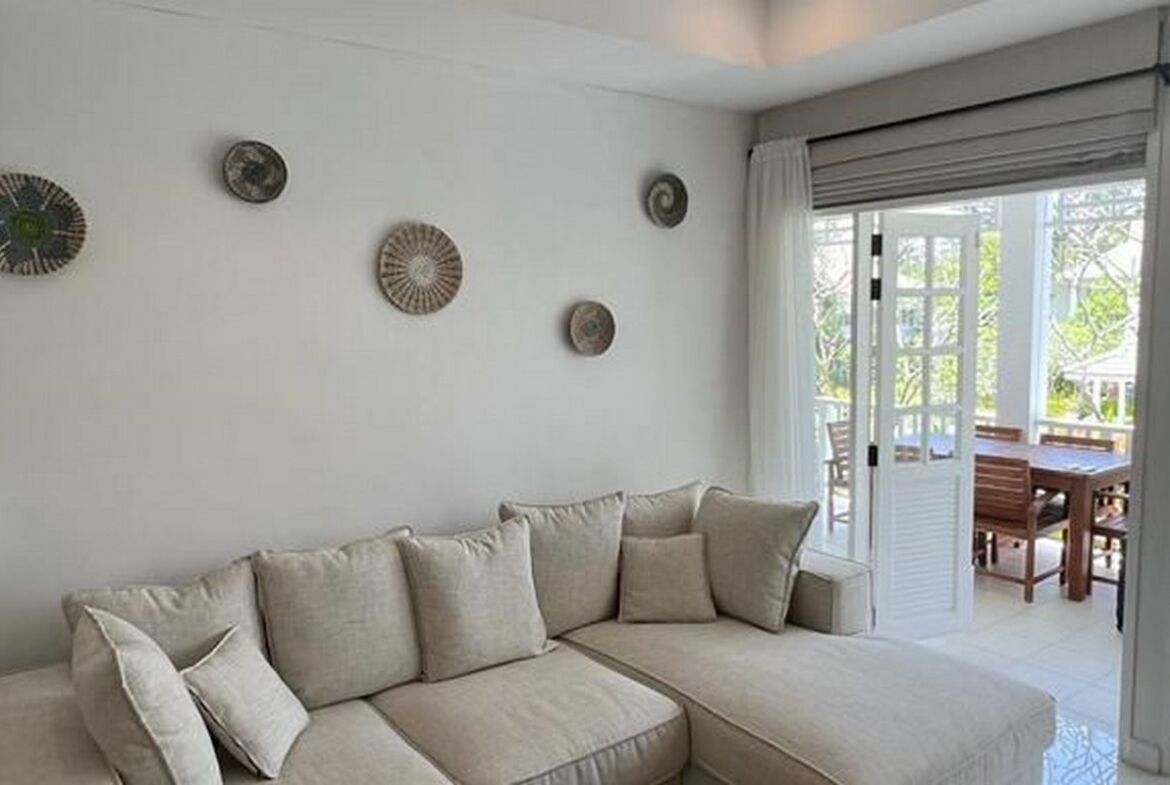 Cozy and Spacious Apartment in Layan Beach