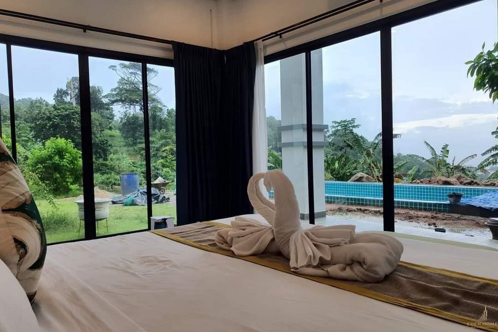 Gorgeous Sea View Villa in Karon