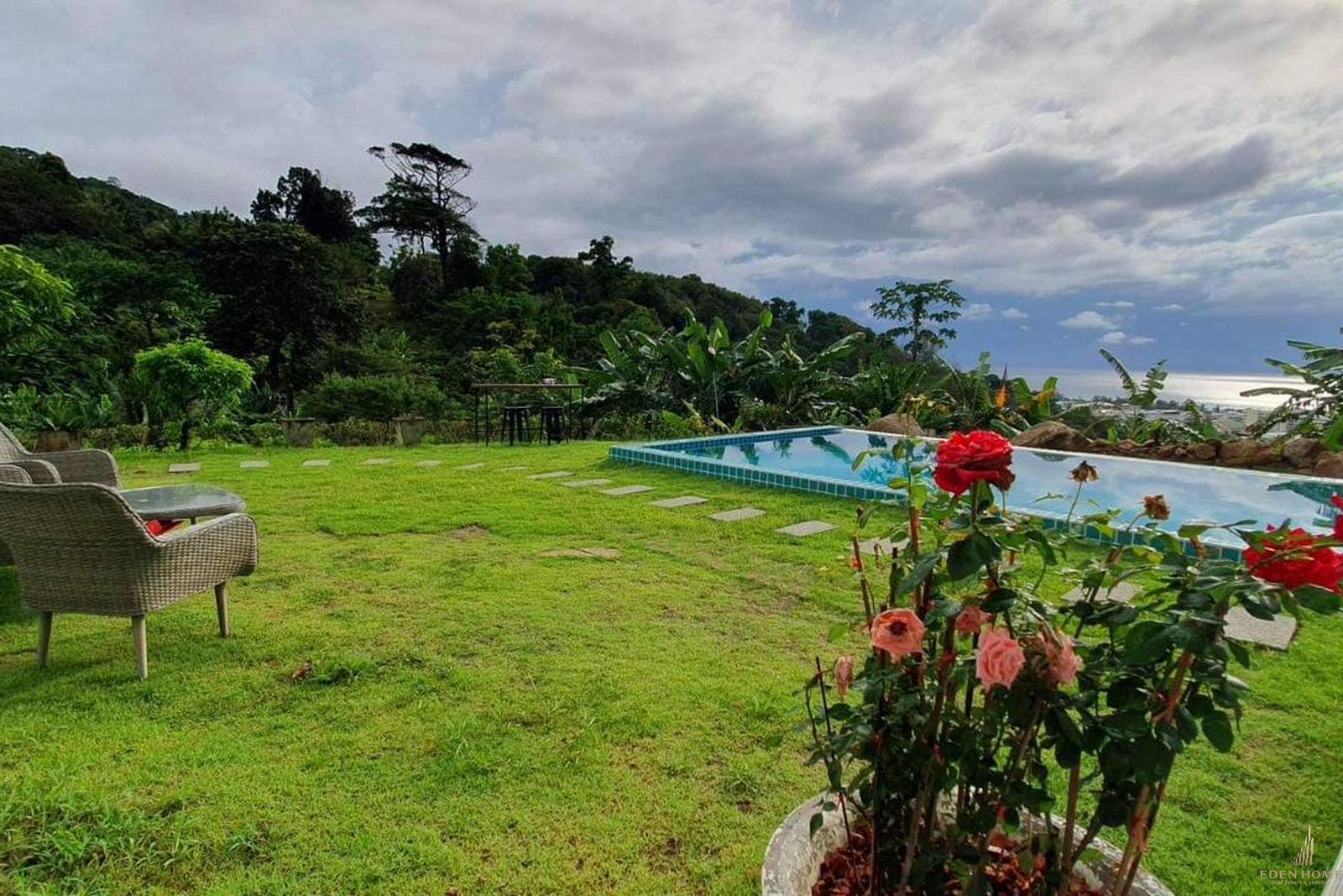 Gorgeous Sea View Villa in Karon