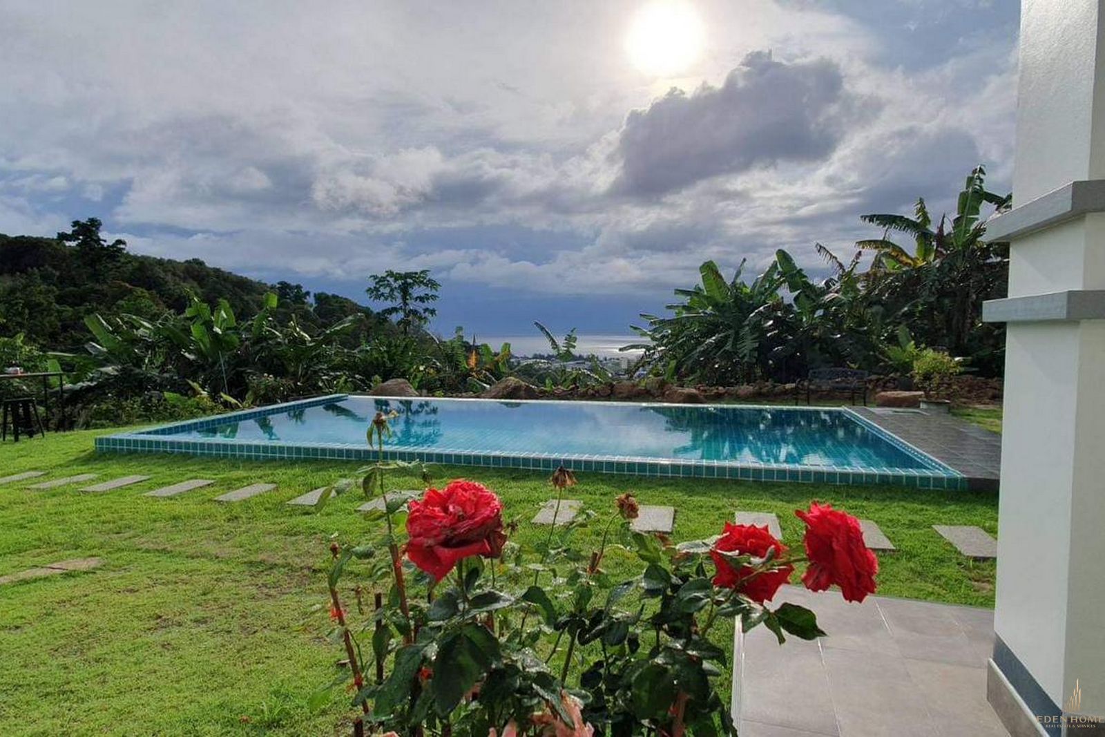 Gorgeous Sea View Villa in Karon