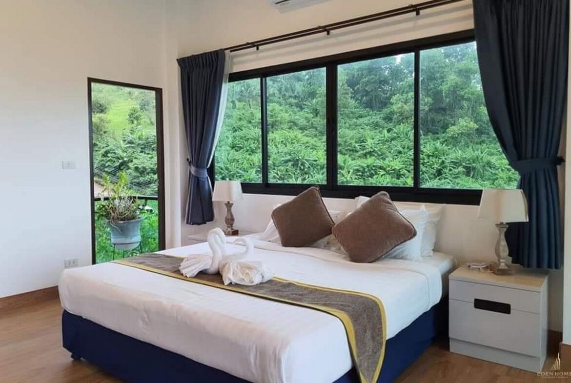 Gorgeous Sea View Villa in Karon