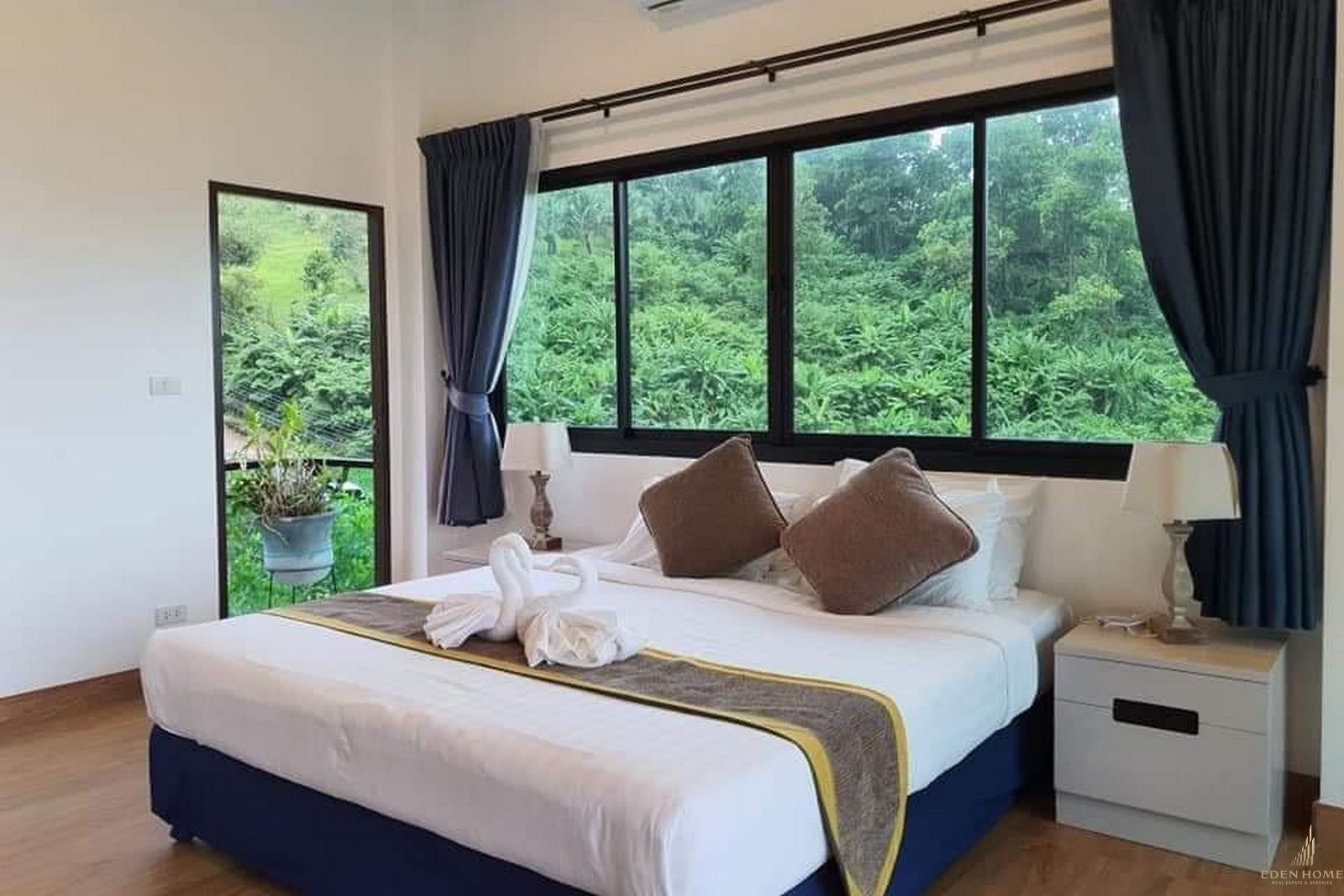 Gorgeous Sea View Villa in Karon