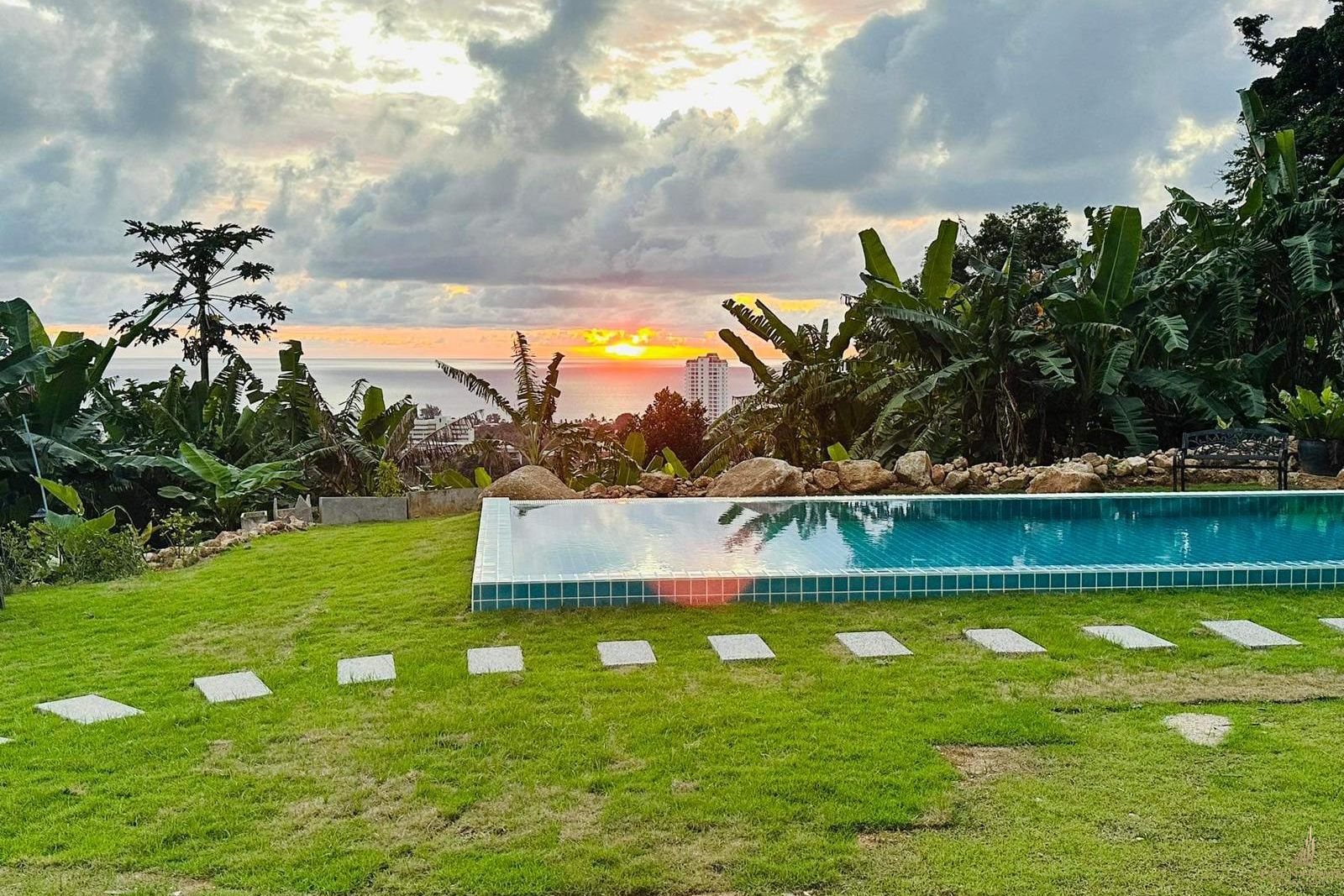 Gorgeous Sea View Villa in Karon