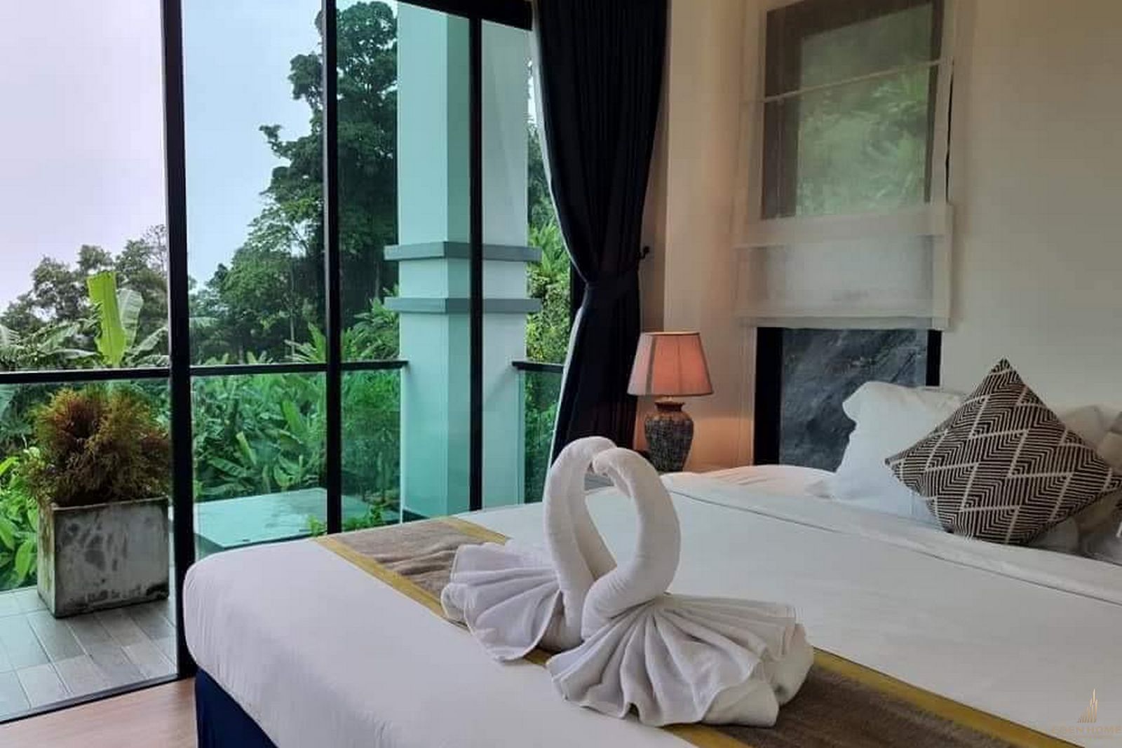 Gorgeous Sea View Villa in Karon