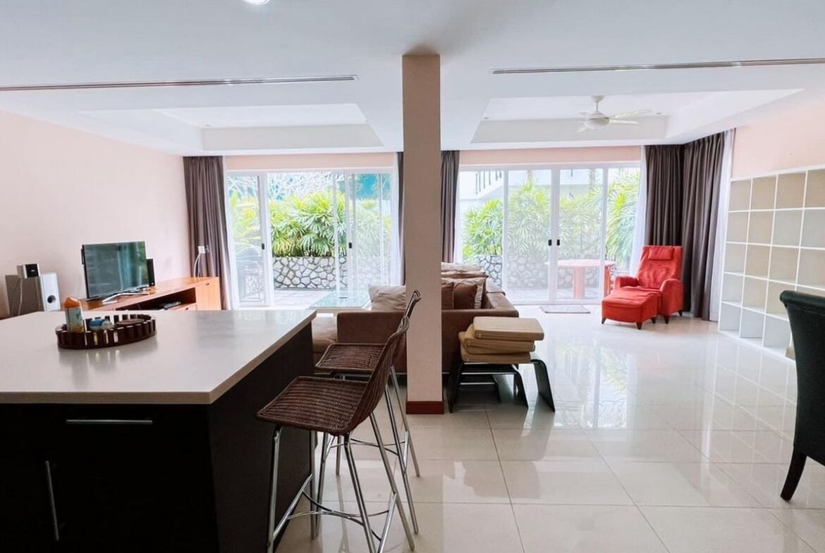 Superb Villa in Layan