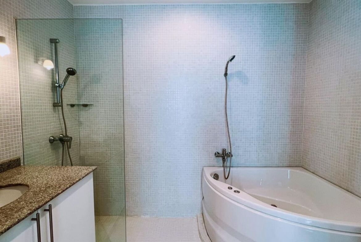 Superb Villa in Layan