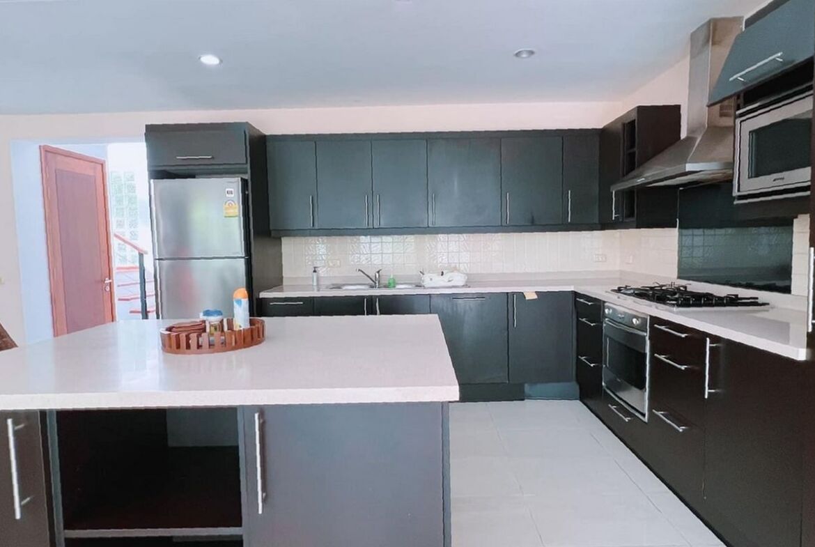 Superb Villa in Layan