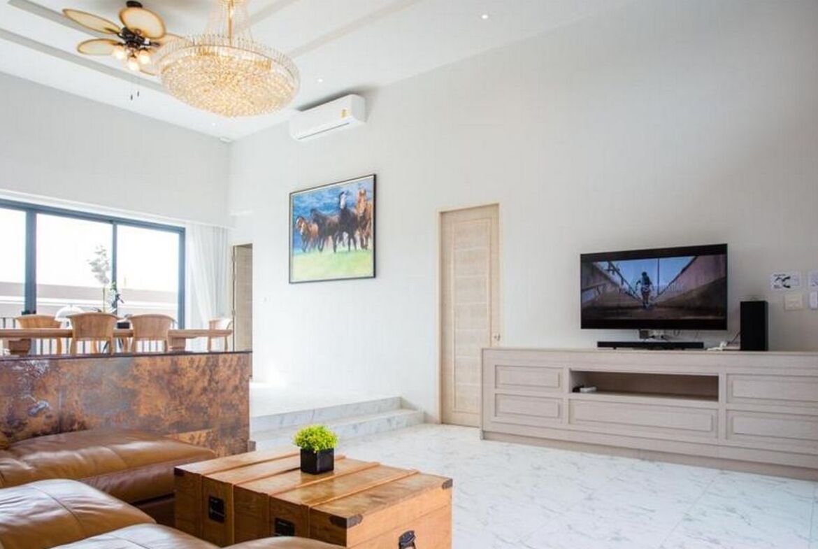 Stunning Villa in Bangtao for Rent