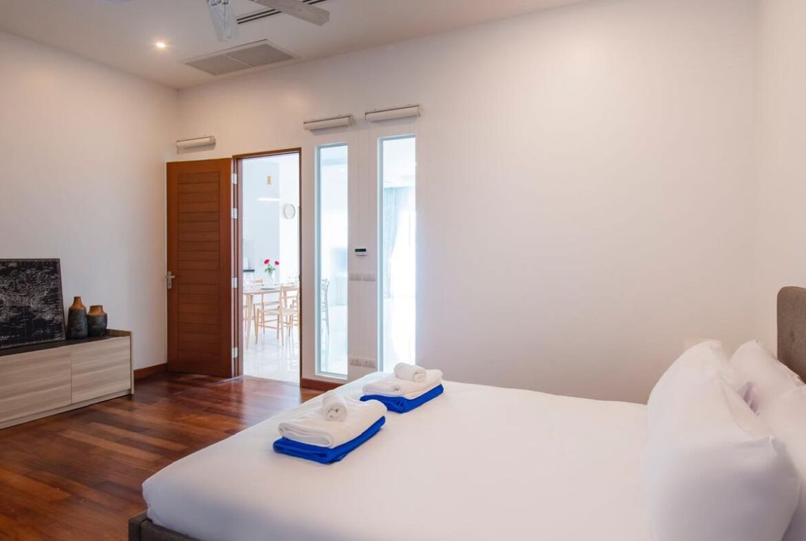 Modern Condominium with Private Pool in Kamala