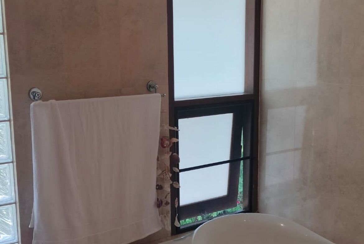 Private Villa near Laguna