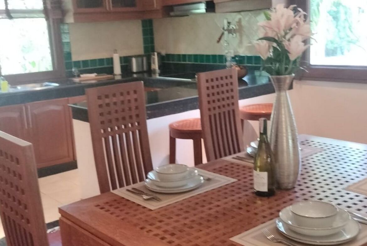 Private Villa near Laguna