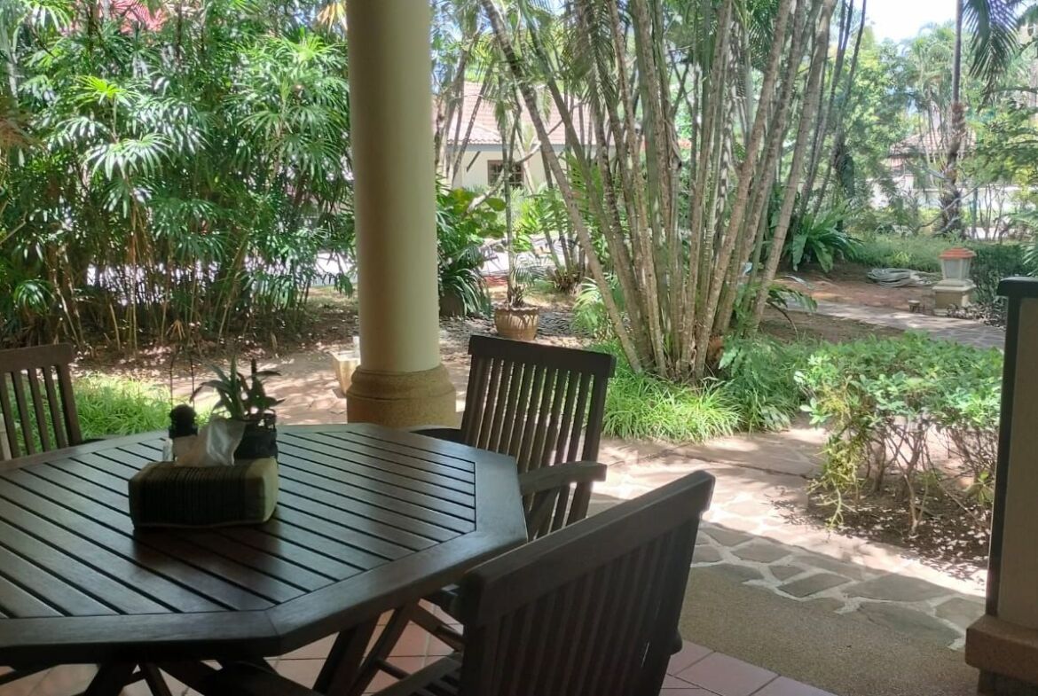 Private Villa near Laguna