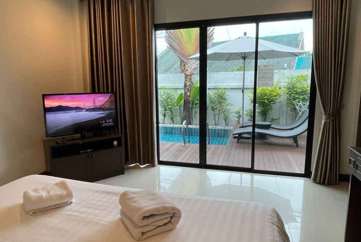 Private 2 Bedroom Pool Villa in Chalong