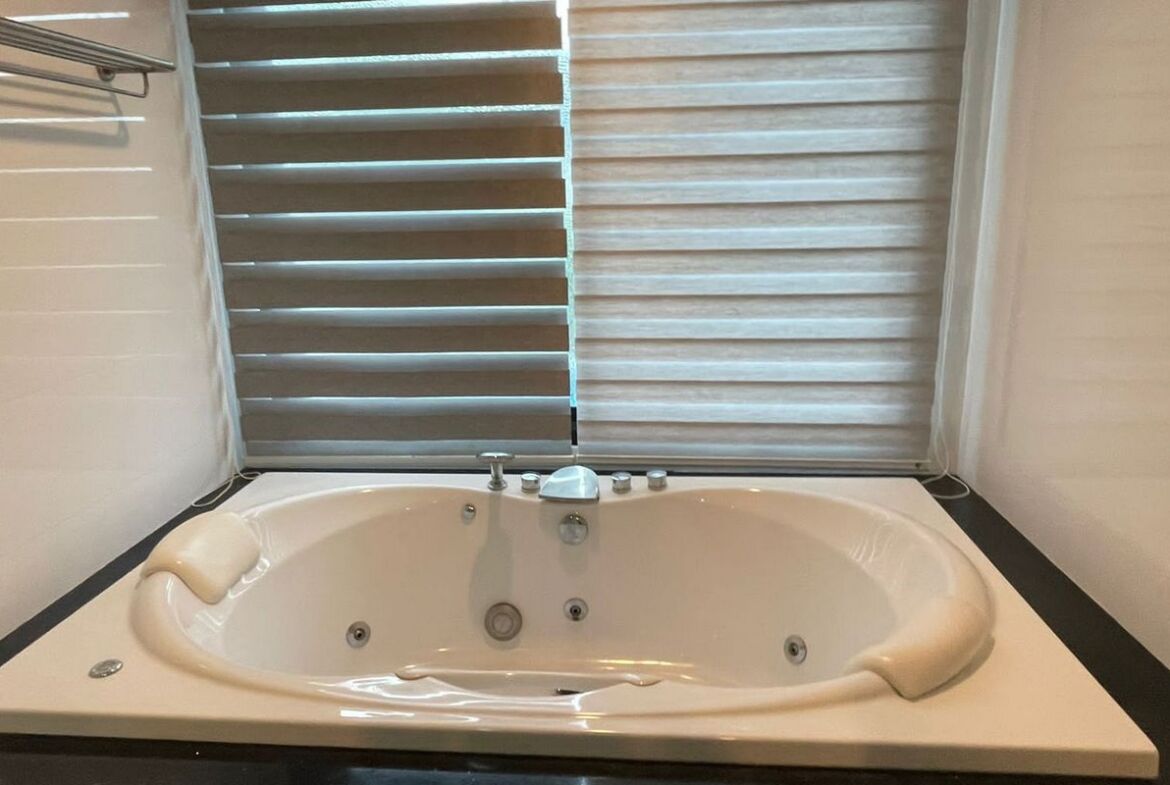 Private 2 Bedroom Pool Villa in Chalong