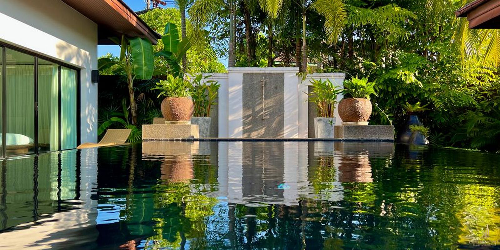 Grand Bali Style Villa in Surin