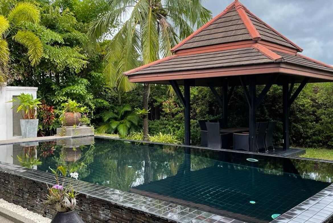 Grand Bali Style Villa in Surin