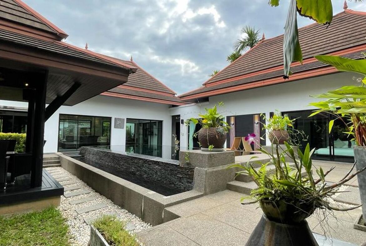 Grand Bali Style Villa in Surin