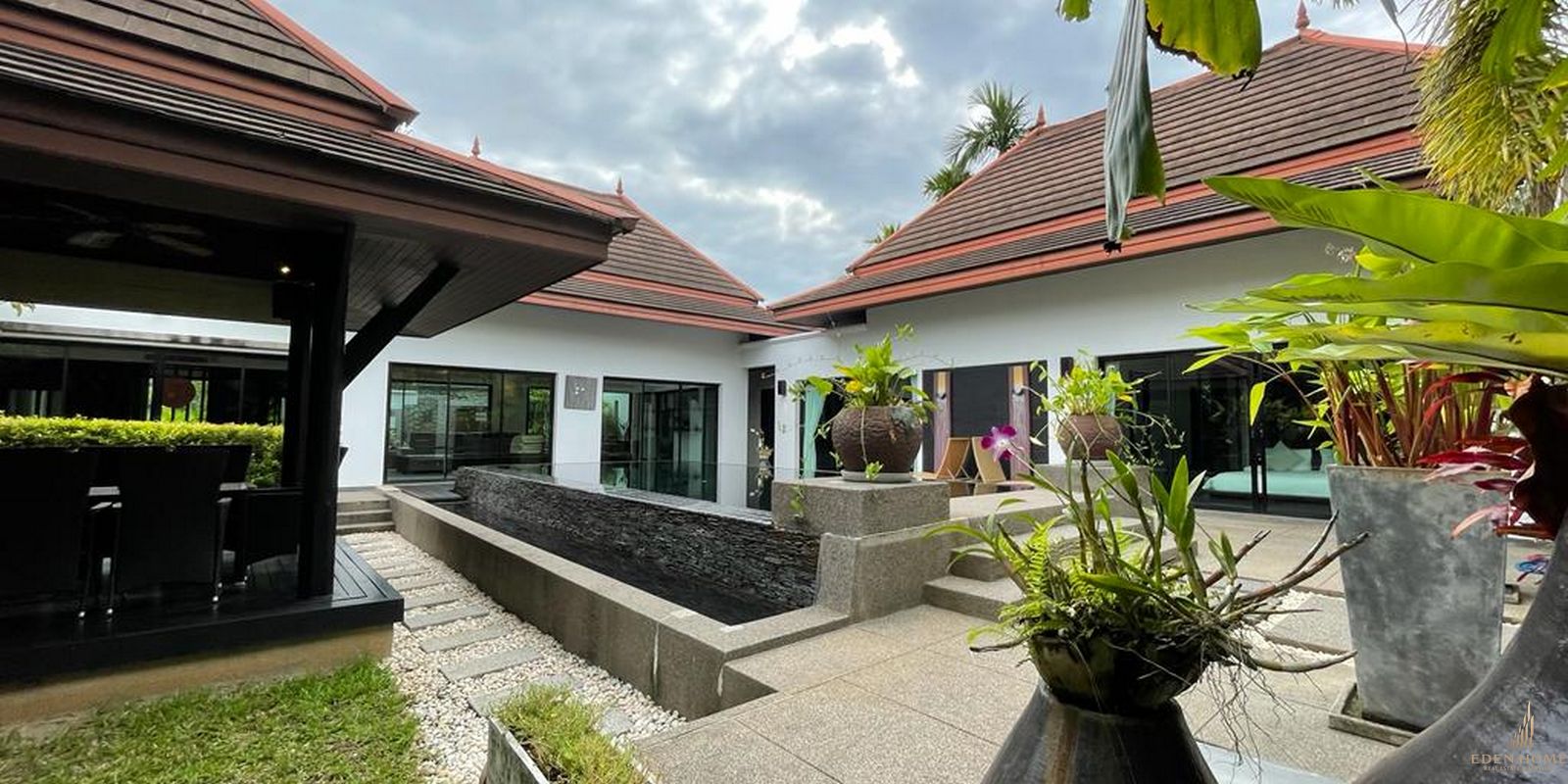 Grand Bali Style Villa in Surin