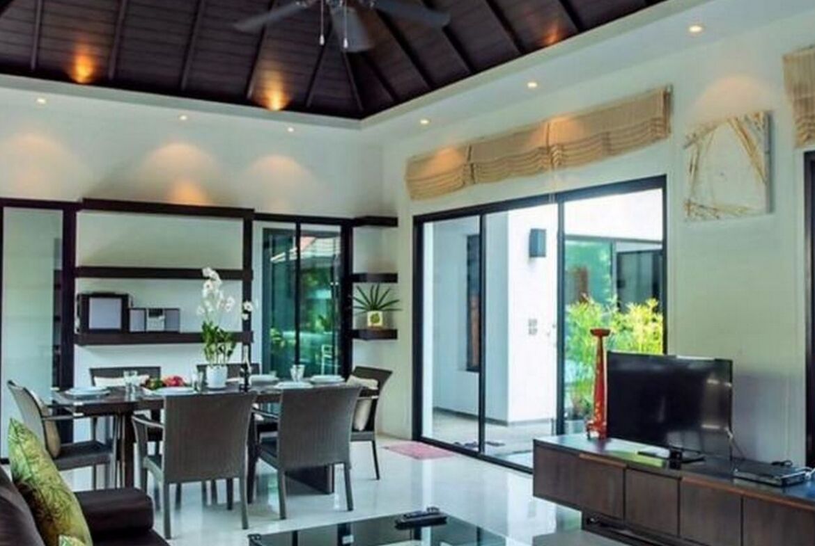 Grand Bali Style Villa in Surin
