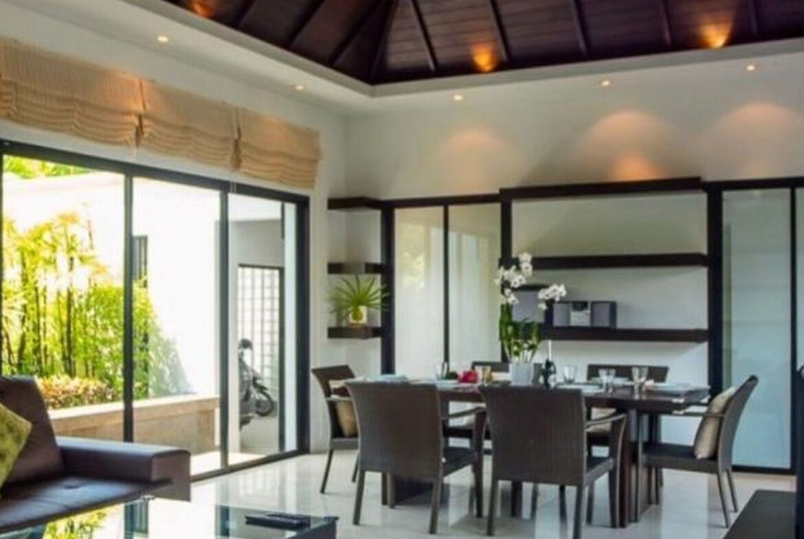 Grand Bali Style Villa in Surin