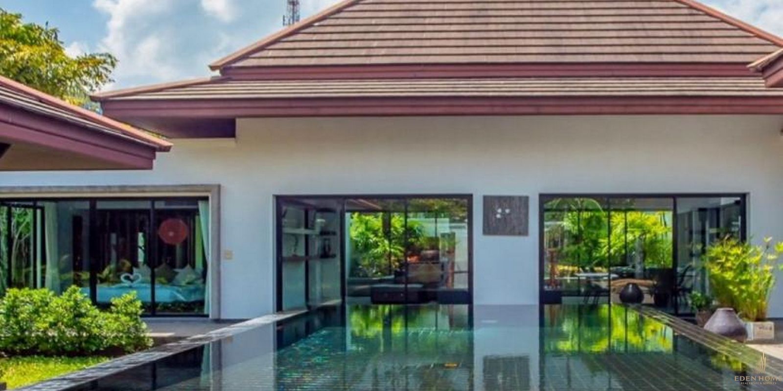 Grand Bali Style Villa in Surin
