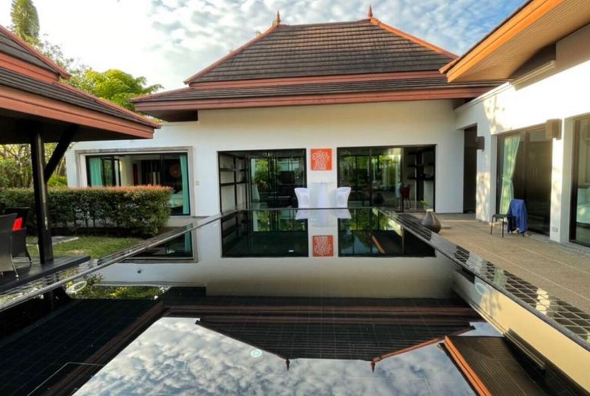 Grand Bali Style Villa in Surin