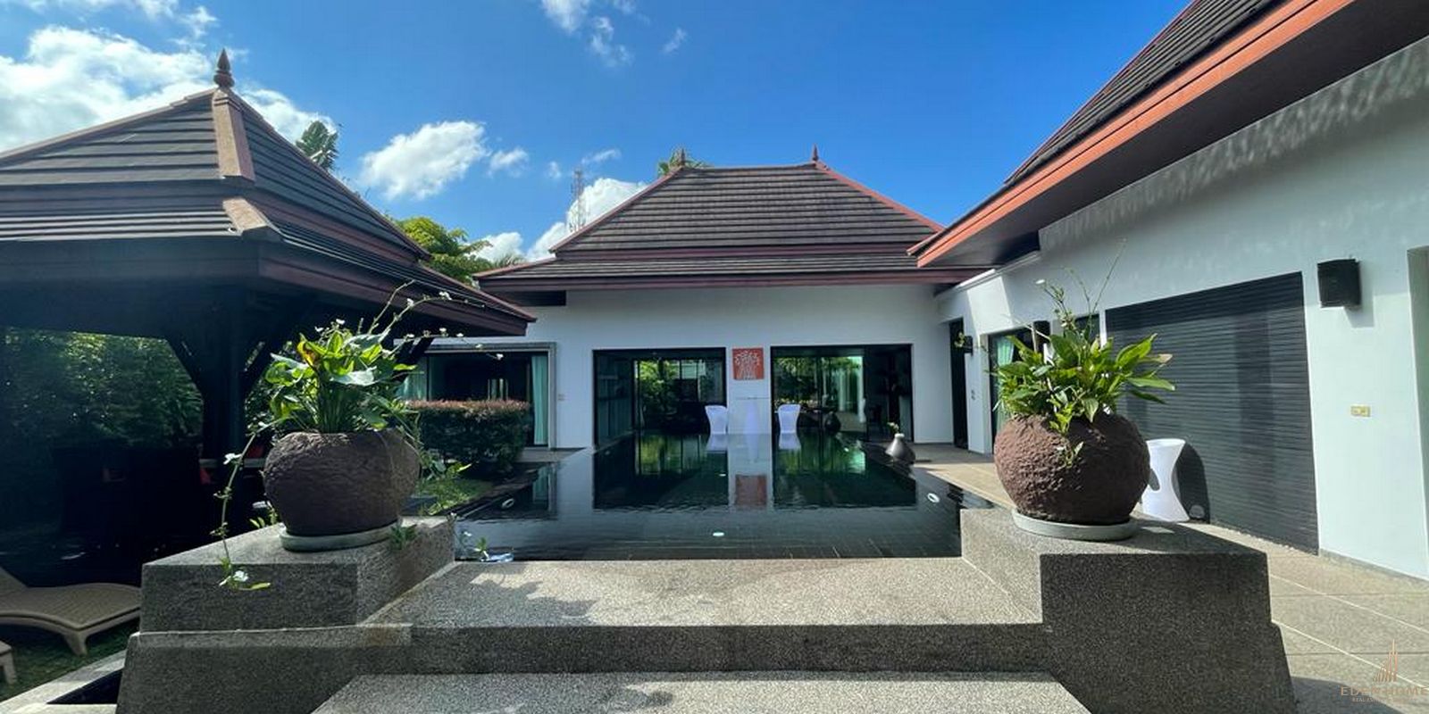 Grand Bali Style Villa in Surin