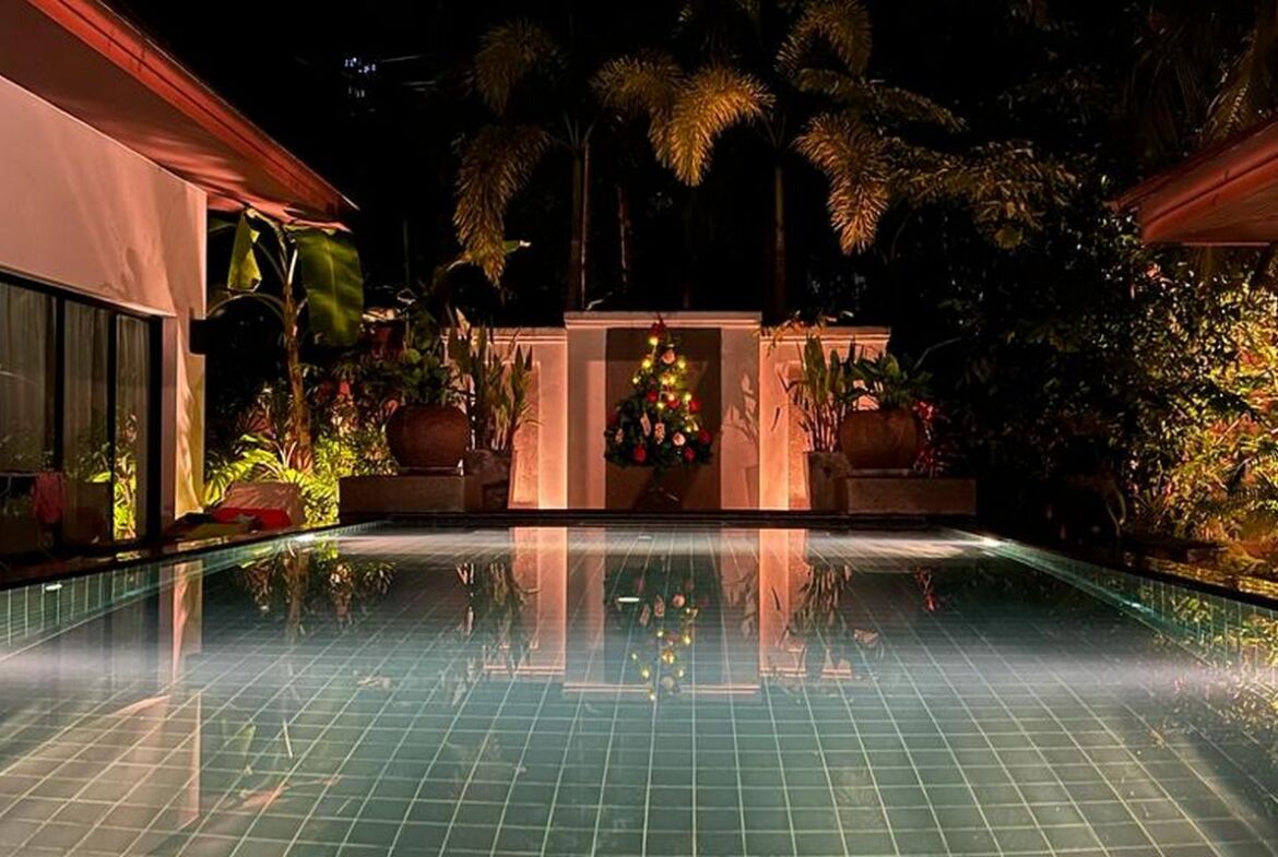 Grand Bali Style Villa in Surin