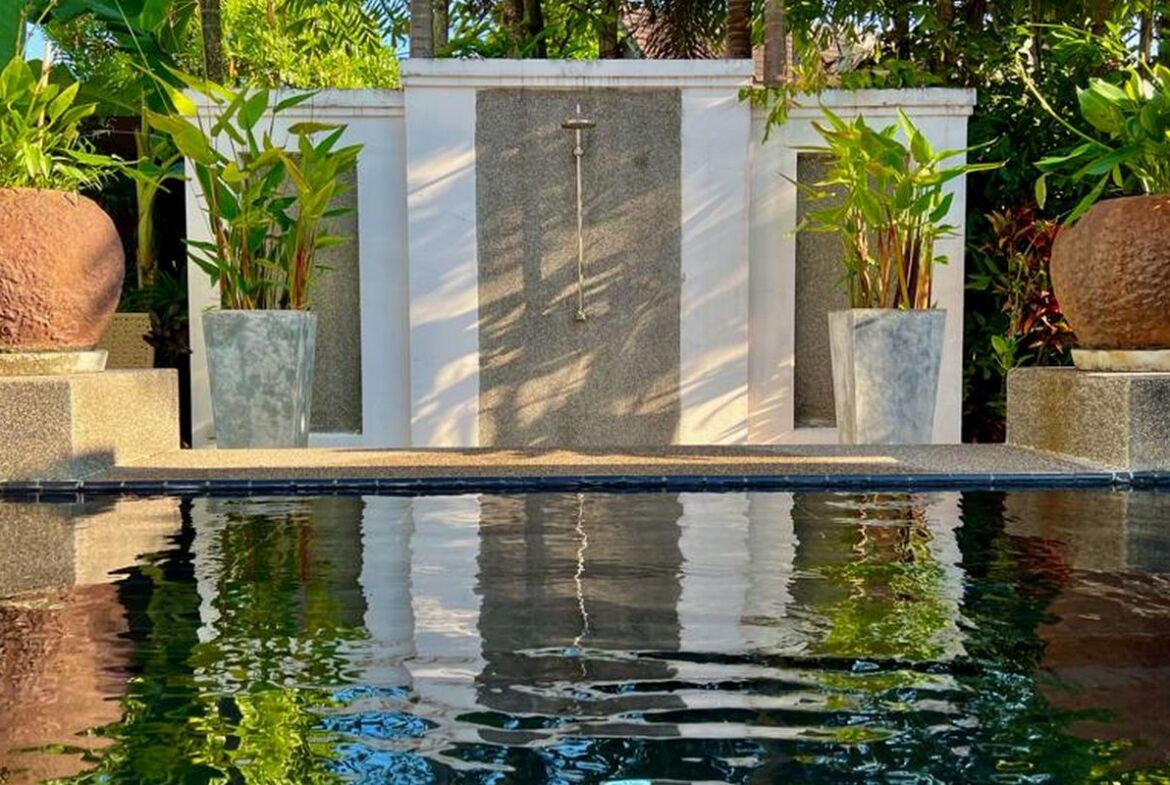 Grand Bali Style Villa in Surin