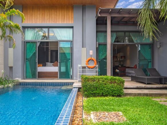 Private Pool Villa in Naiharn