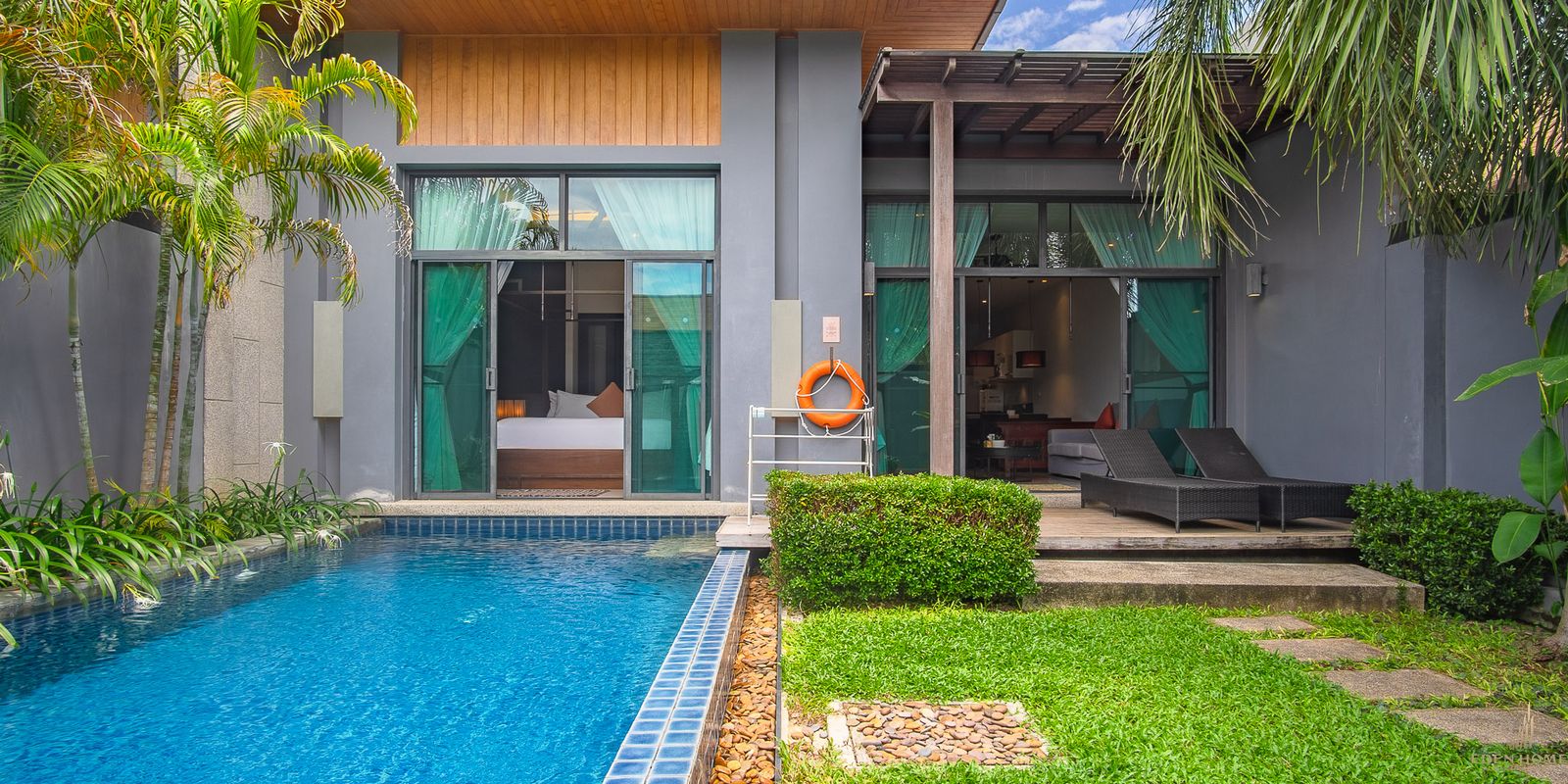 Private Pool Villa in Naiharn