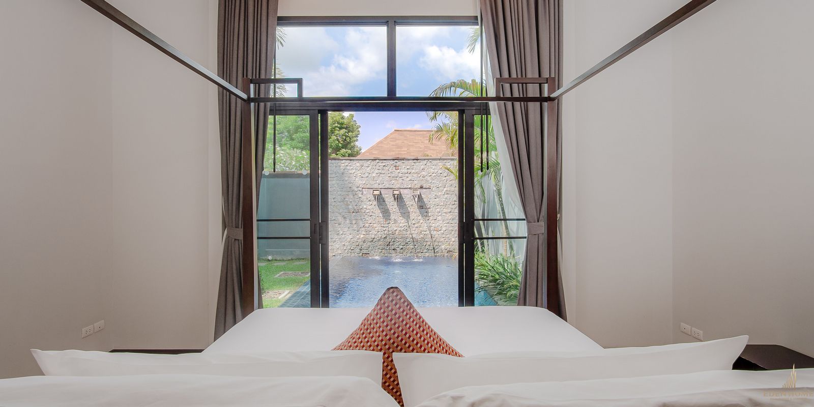 Private Pool Villa in Naiharn