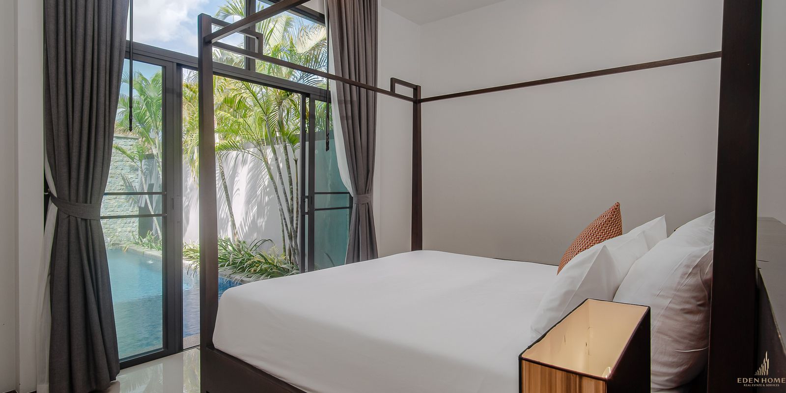 Private Pool Villa in Naiharn