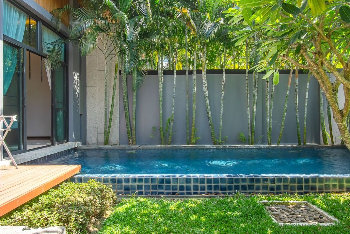 Private Pool Villa in Naiharn