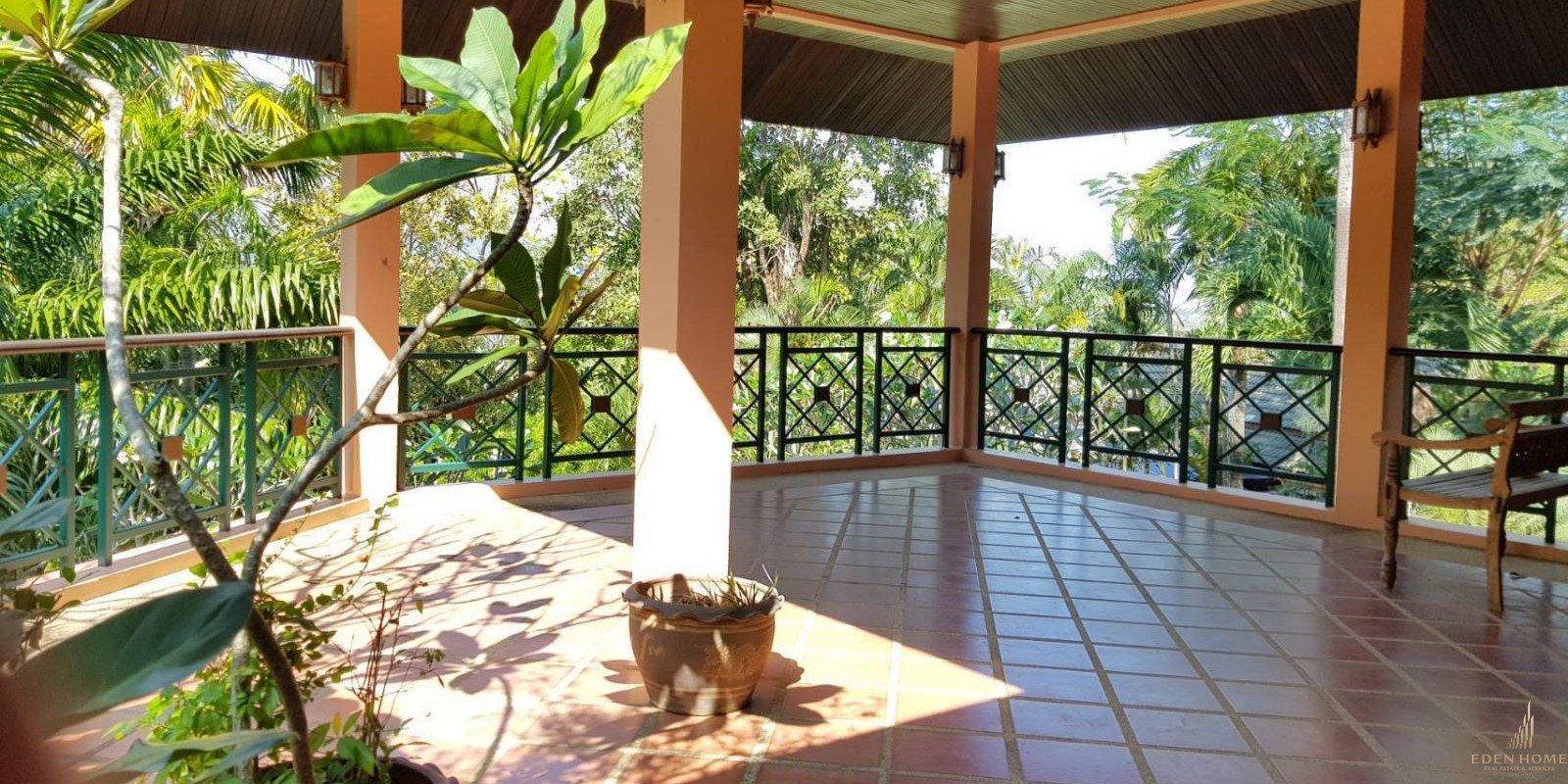 Spacious Private Pool Villa in Chalong