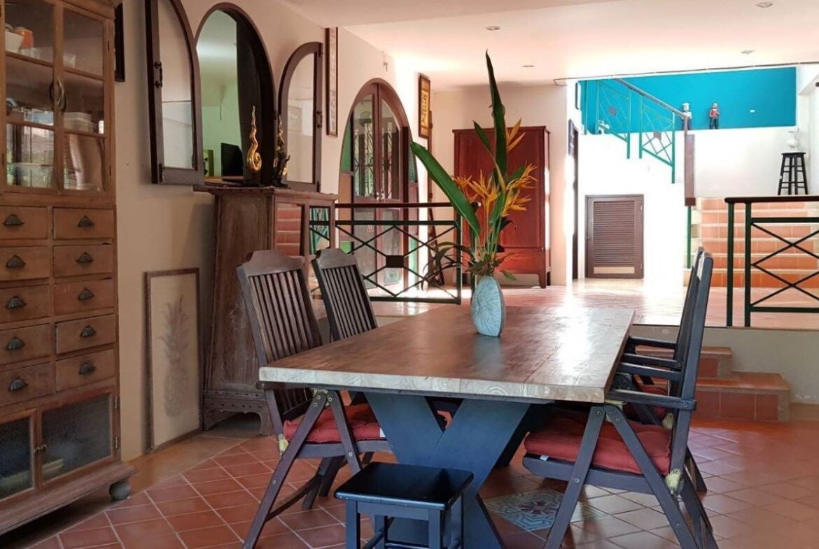 Spacious Private Pool Villa in Chalong