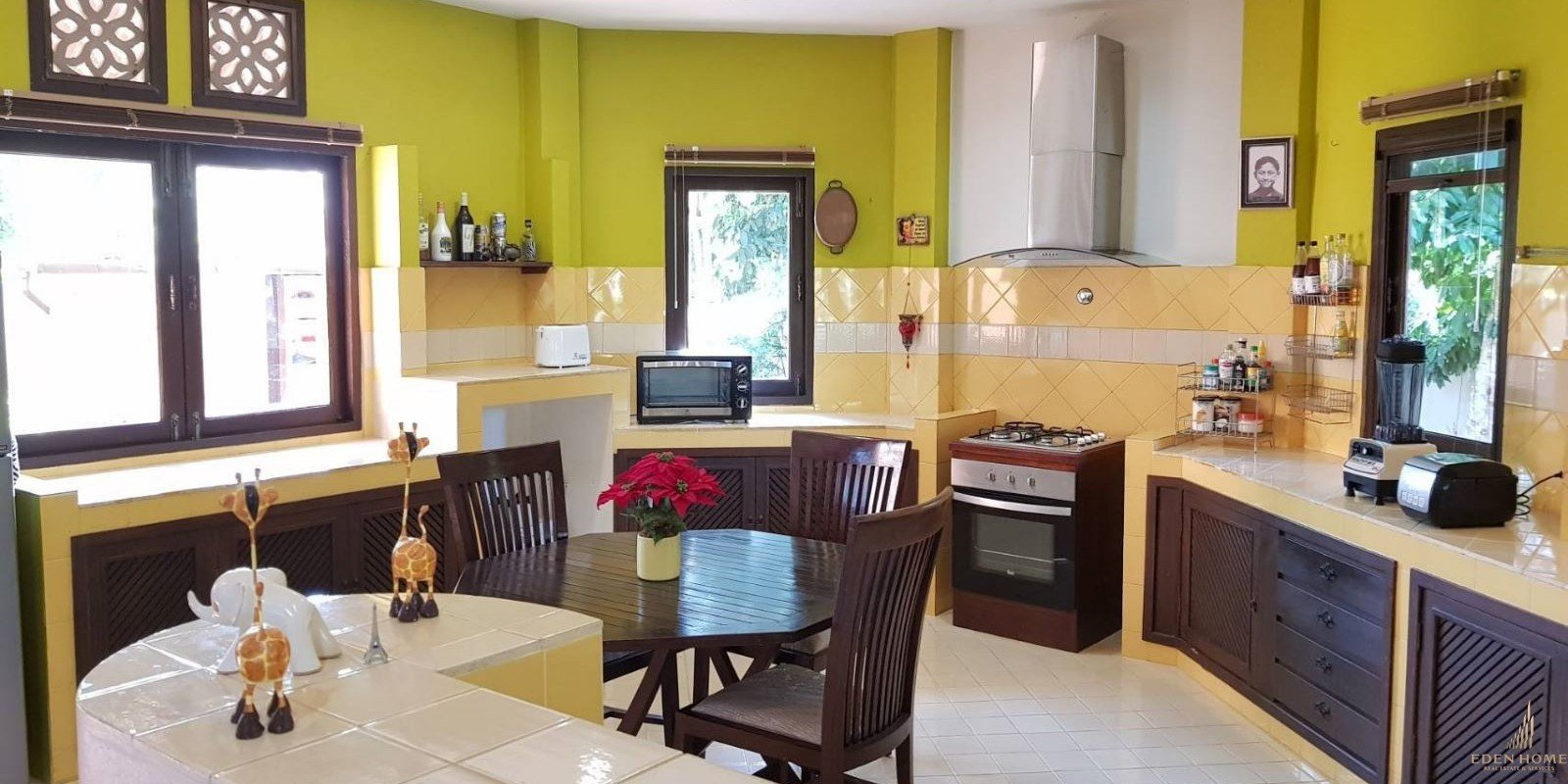 Spacious Private Pool Villa in Chalong
