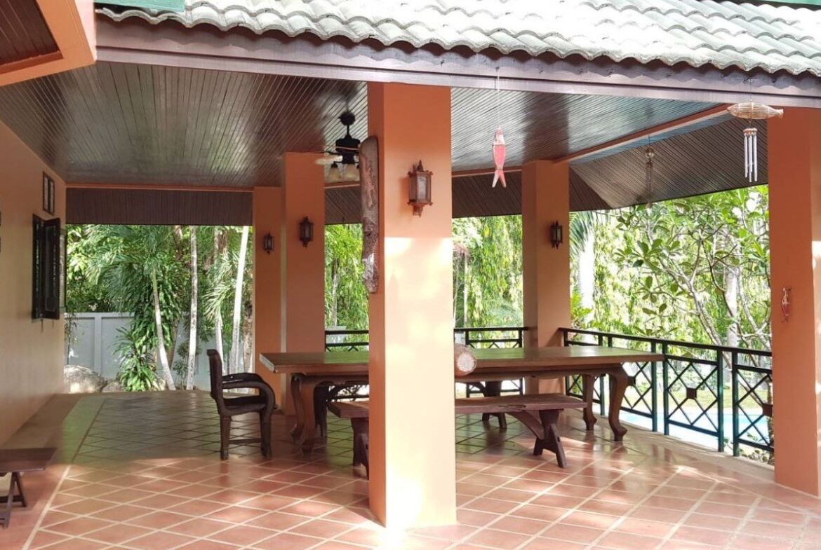 Spacious Private Pool Villa in Chalong