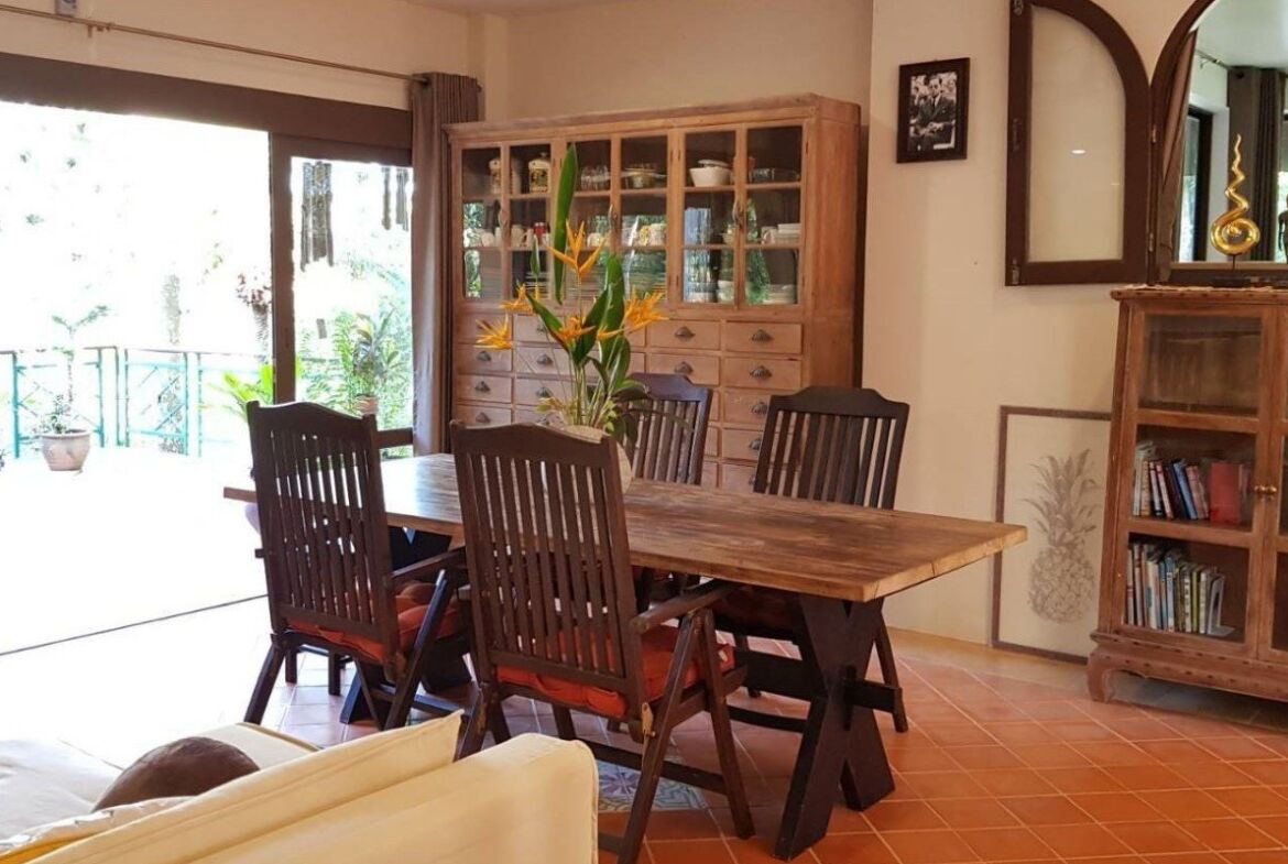 Spacious Private Pool Villa in Chalong