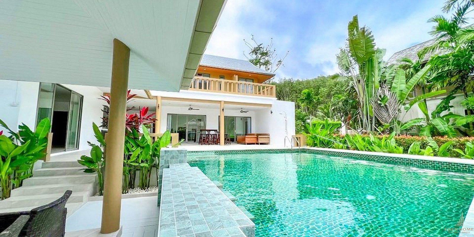 Grand Lakeside House in Nai Thon