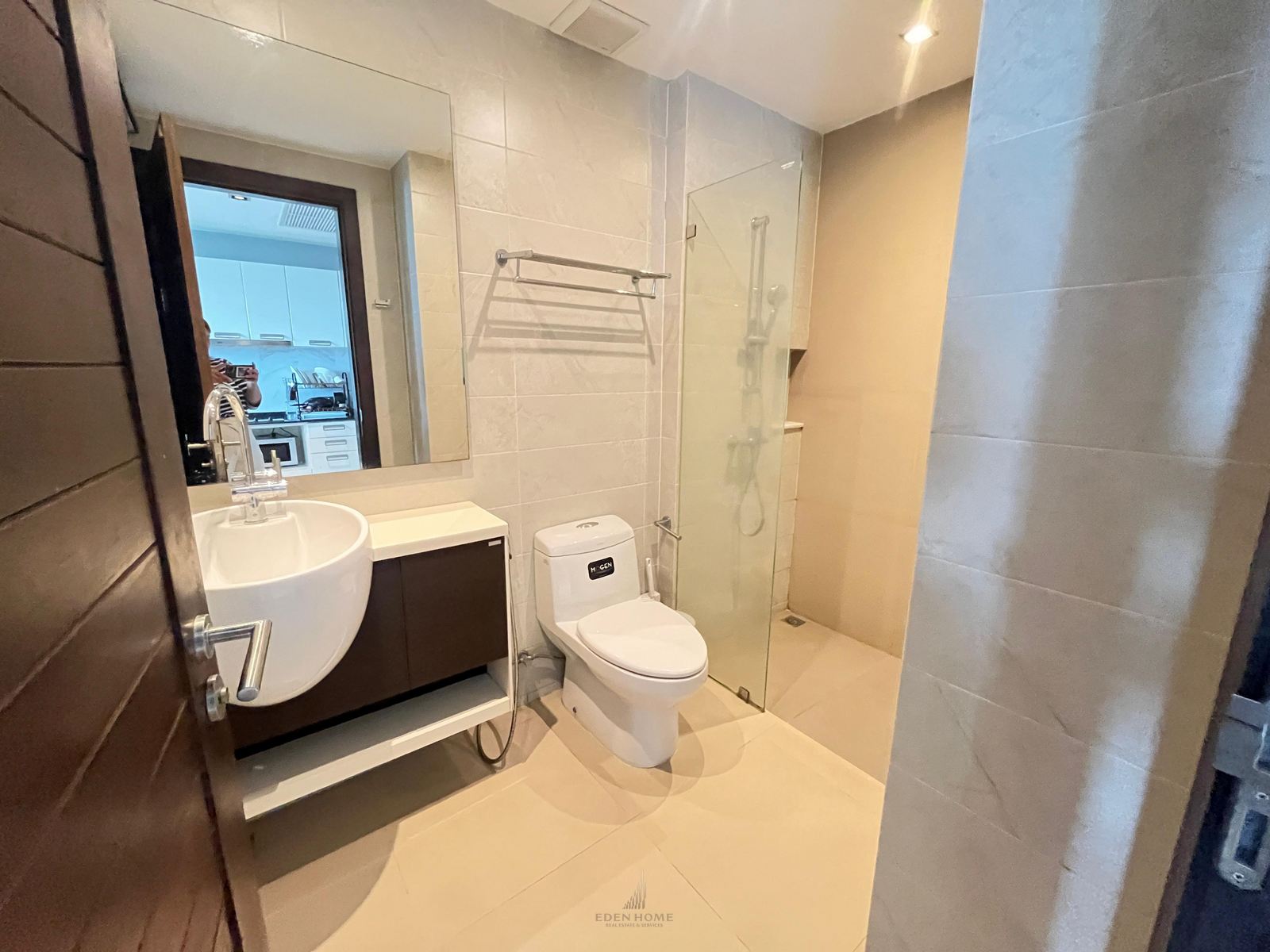 𝐅𝐮𝐥𝐥𝐲 𝐅𝐮𝐫𝐧𝐢𝐬𝐡𝐞𝐝 𝐒𝐭𝐮𝐝𝐢𝐨 𝐢𝐧 𝐏𝐚𝐭𝐨𝐧𝐠 𝐅𝐨𝐫 𝐑𝐞𝐧𝐭– 𝐑𝐞𝐚𝐝𝐲 𝐭𝐨 𝐌𝐨𝐯𝐞 𝐈𝐧!