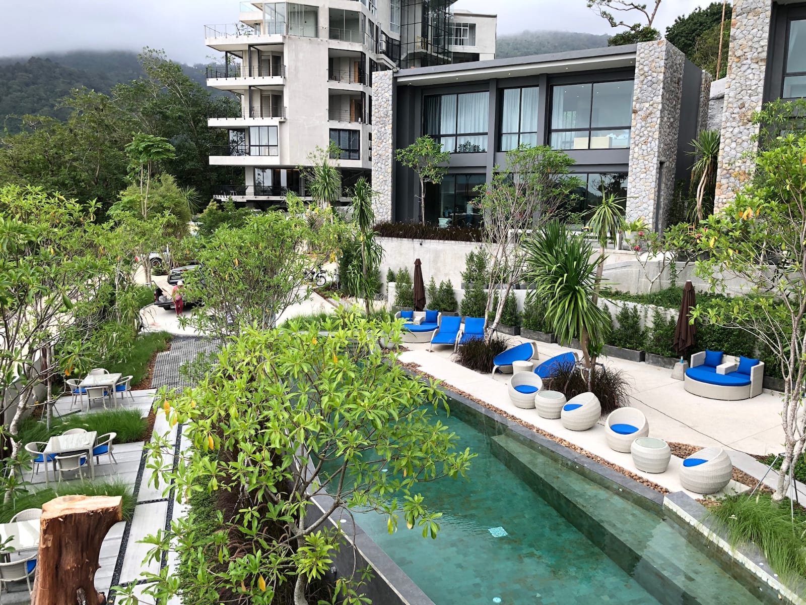 Spacious Modern Condominiums in Kamala