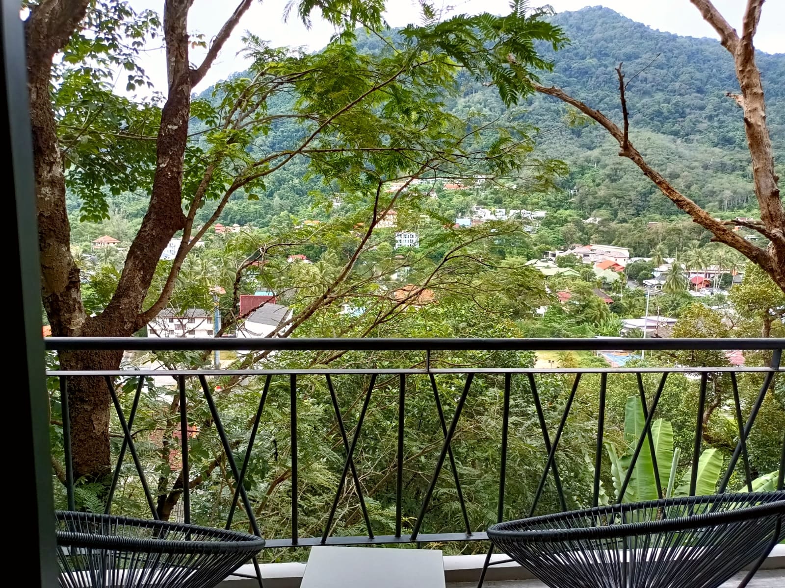 Spacious Modern Condominiums in Kamala