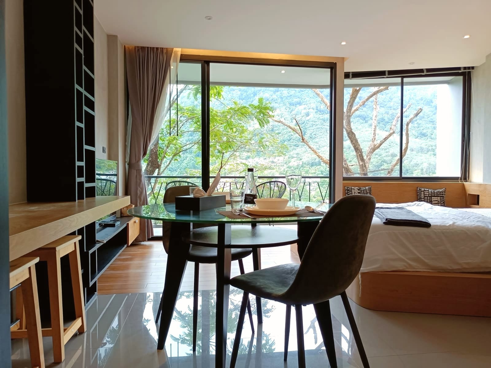 Spacious Modern Condominiums in Kamala