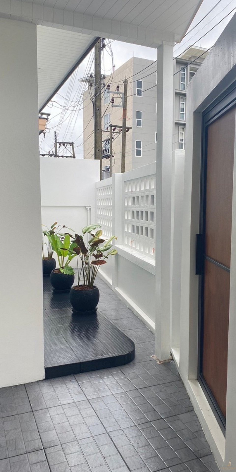 Beautiful House near Airport for Rent