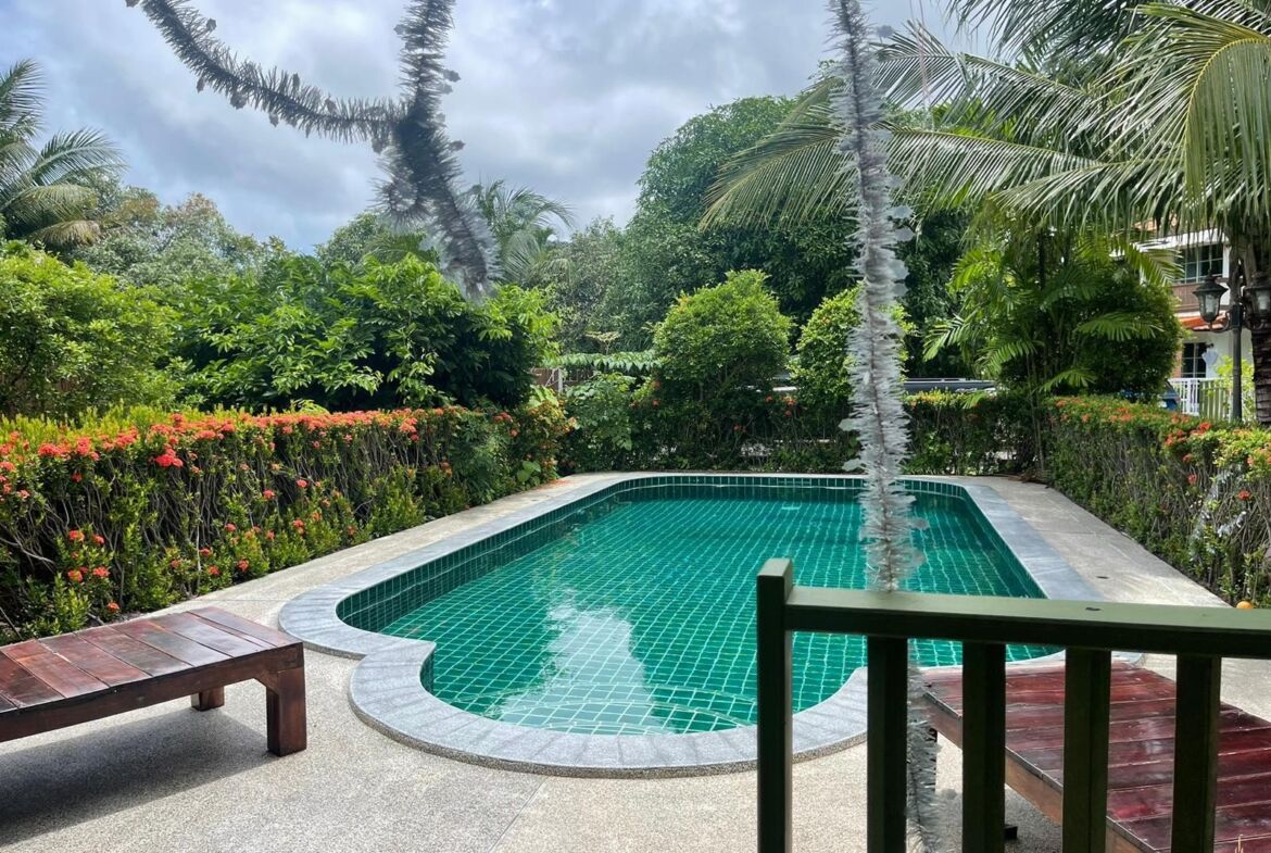 Cozy Pool House in Chalong