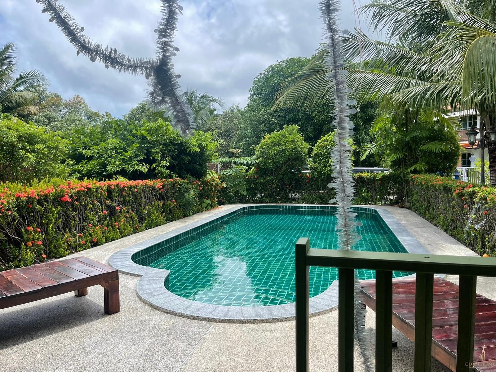 Cozy Pool House in Chalong
