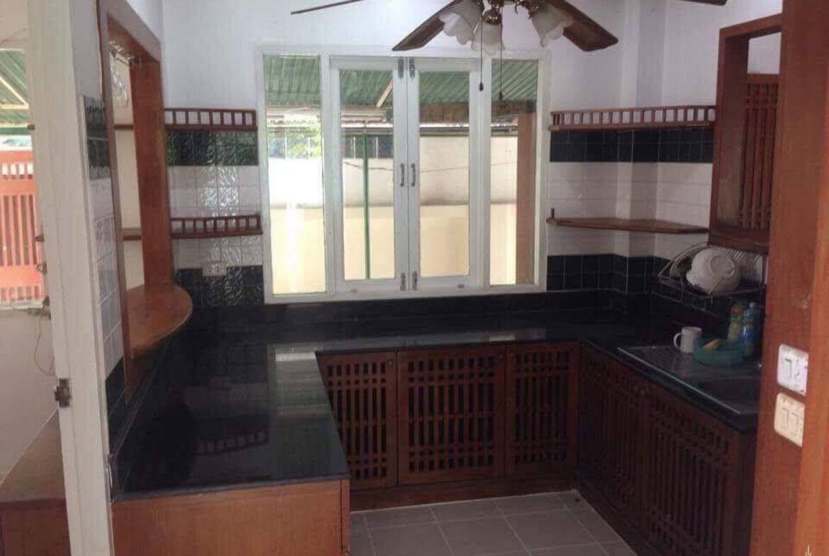 Cozy Pool House in Chalong