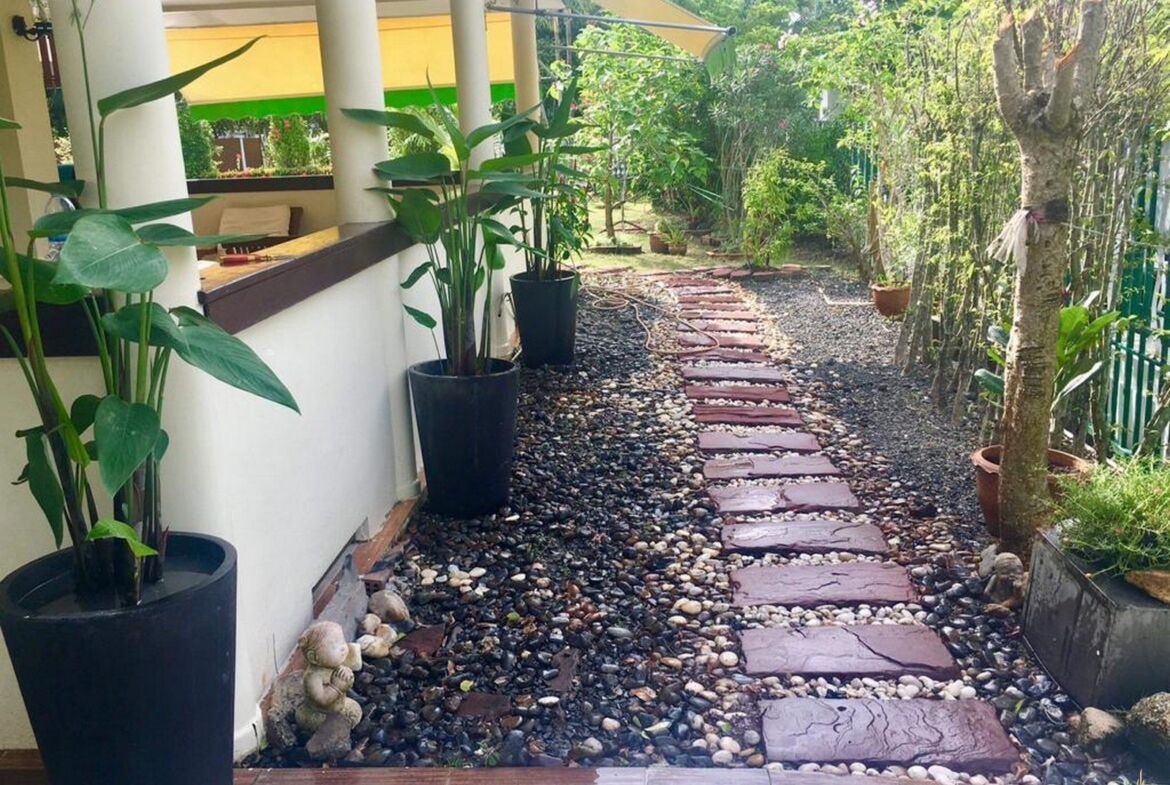 Cozy Pool House in Chalong