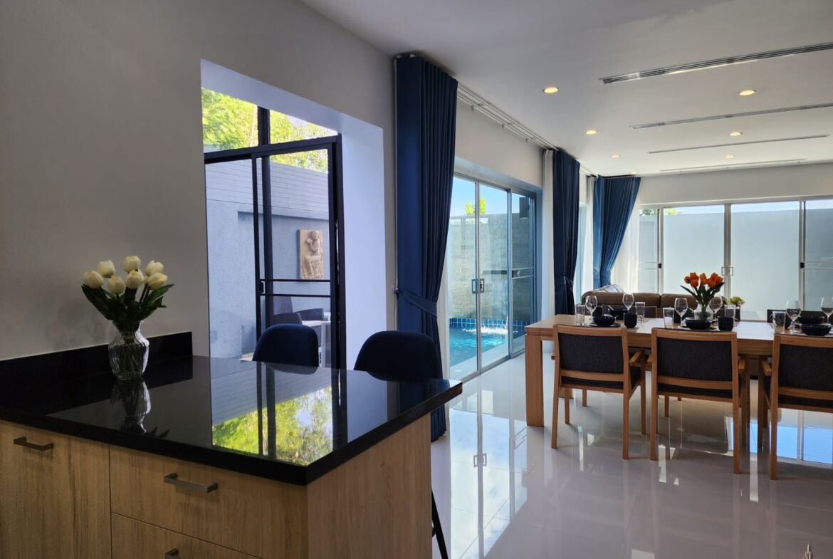 Modern townhouse with private pool in Chalong for Rent